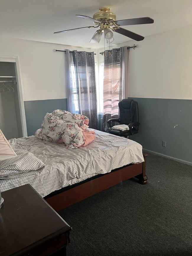 Photo - 228-23 Edgewood Ave