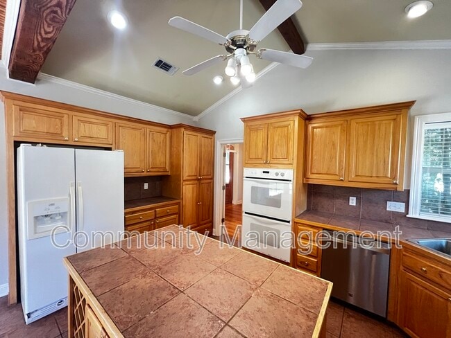 Photo - 6011 Riverbrook Dr