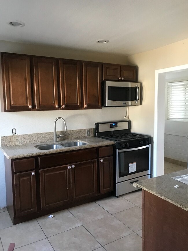 Photo - Large Yard! Must see 3bed 2bath Fontana home!! Unit #A