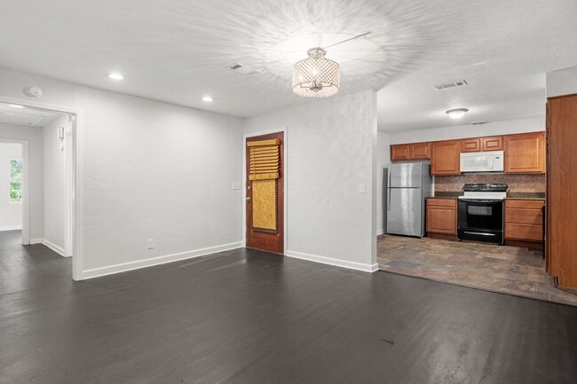 207 Tonawanda Dr