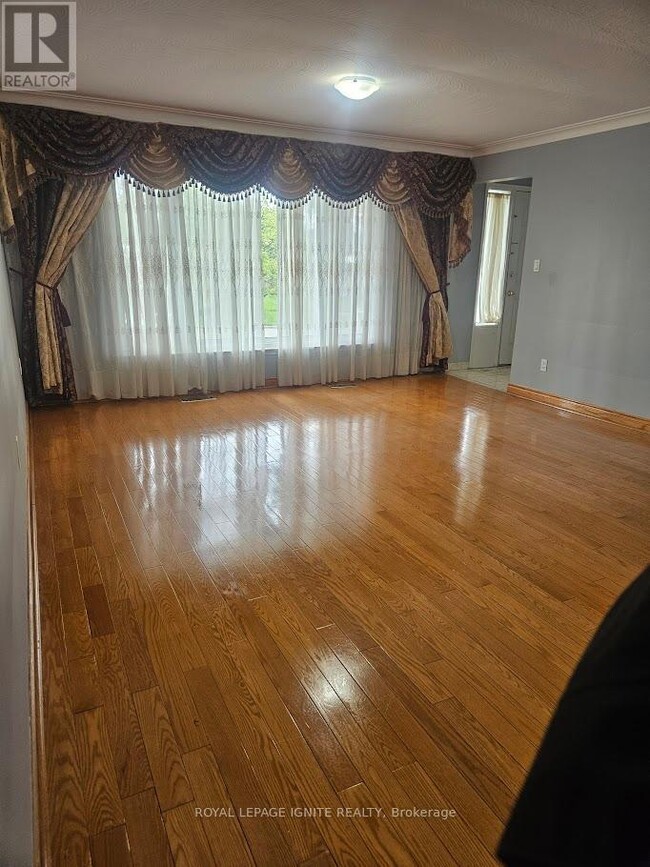 Photo - 16 Cicerella Crescent