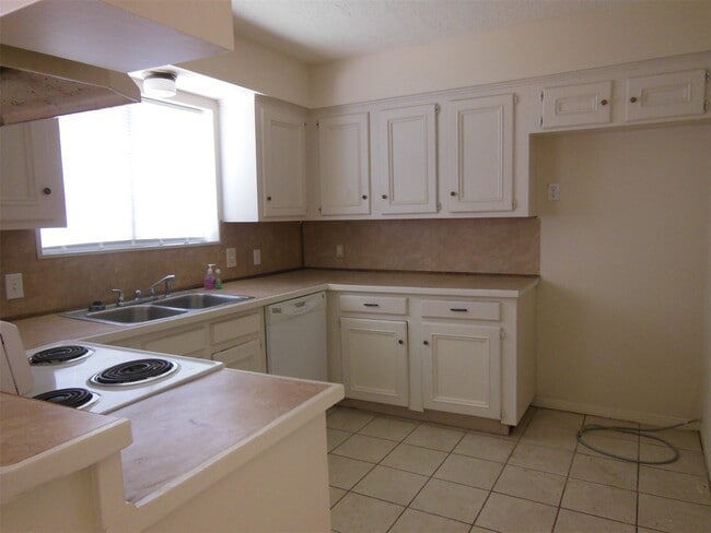 Photo - 1702 S 1st St
