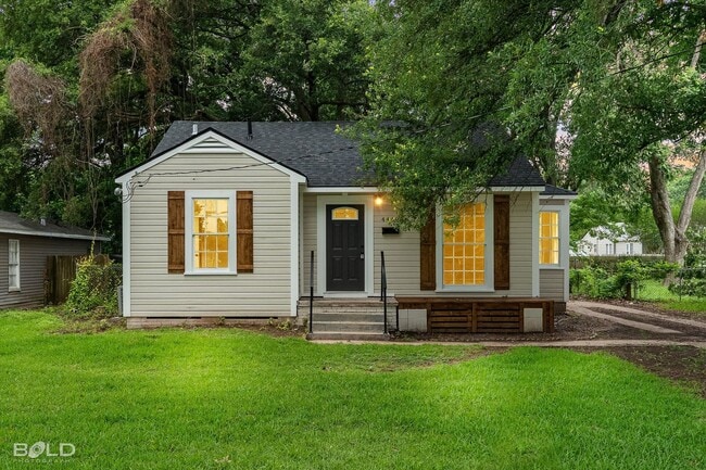 Photo - Remodeled...Ready for tenant!!!