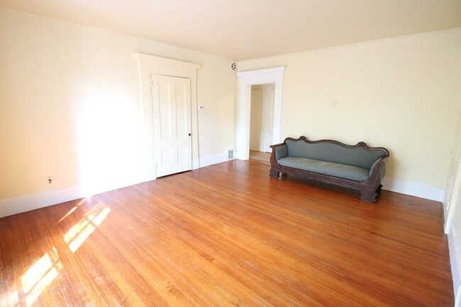 Photo - 2 Mason St Unidad 2