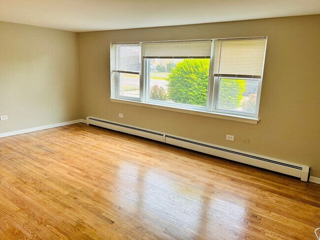 Photo - 3146 Ridgeland Ave Unidad 2E