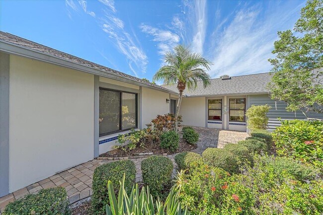 Photo - 1684 Pintail Way