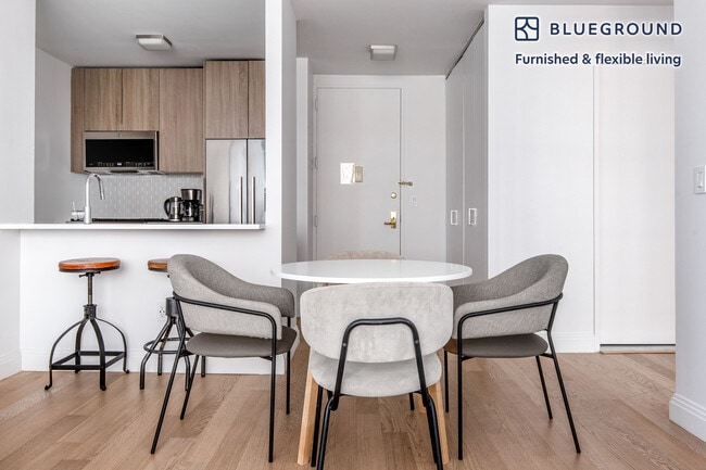 Photo - 345 E 94th St Unidad FL25-ID1470