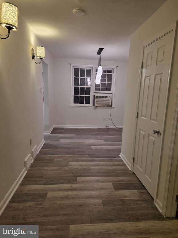 Photo - 1228 Elson Rd