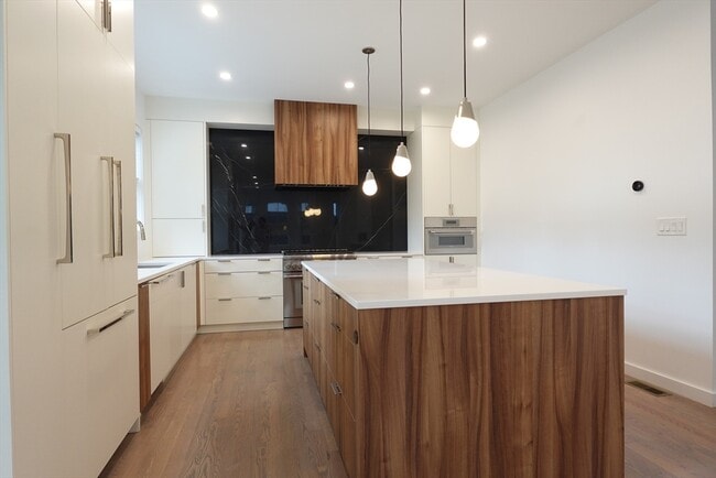 Photo - 70 Walker St