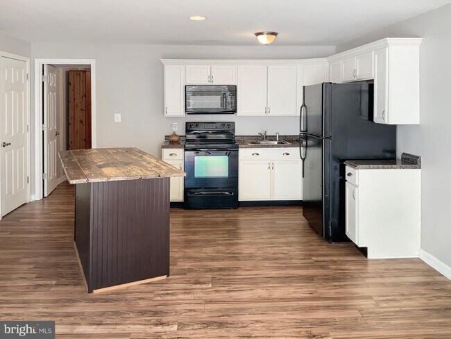 Photo - 162 Riggs Rd