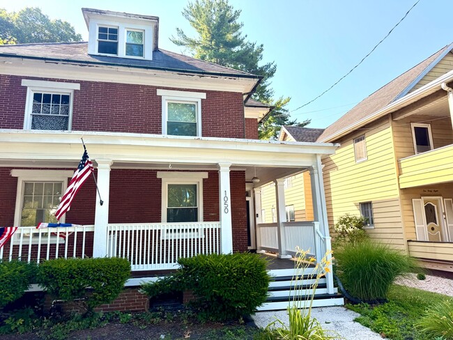 Building Photo - 1052 Edgar Avenue Unit 1052 Edgar Ave