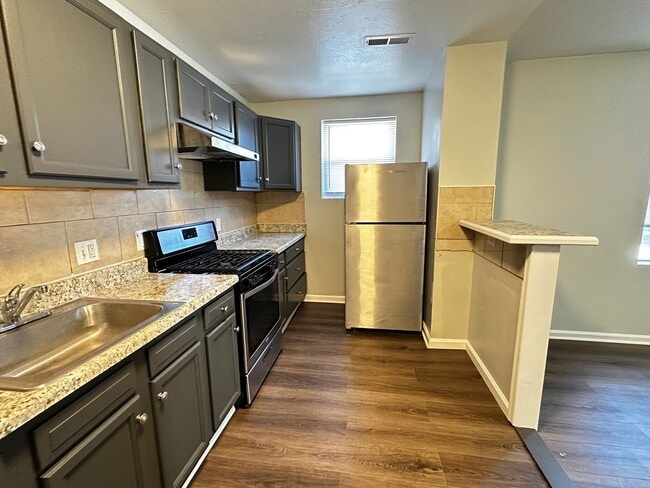 Photo - 4632 Hillside Rd SE Unidad 1