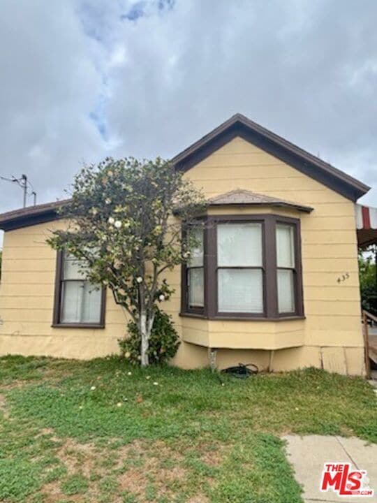 Building Photo - 435 E 11th St Rental