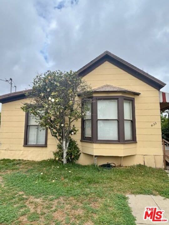 Building Photo - 435 E 11th St Rental