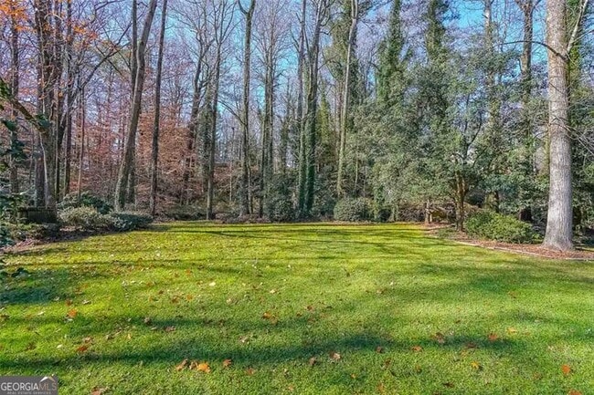 Building Photo - 701 Willow Ridge Dr NE