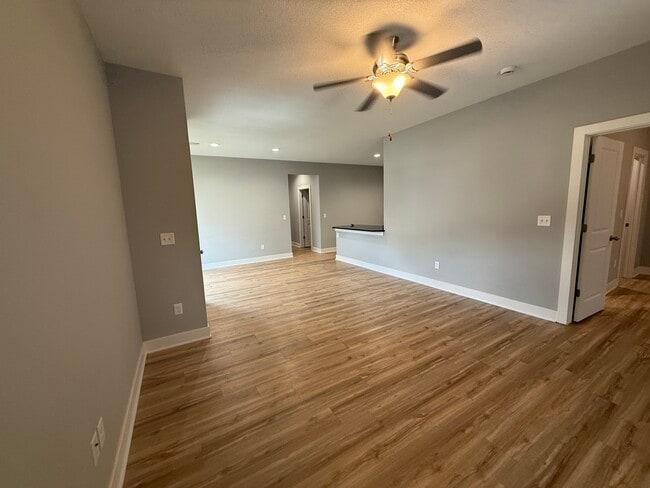 Photo - 405 SE 14th St