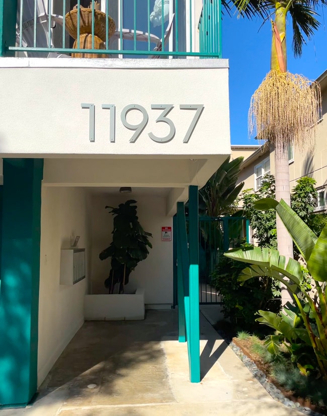 Building Photo - 11937 Gorham Ave Unit 6 Rental