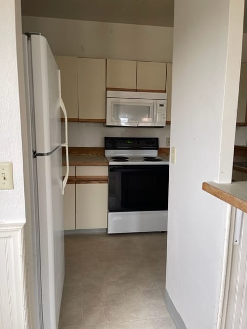 Photo - 1035 Seneca Ave