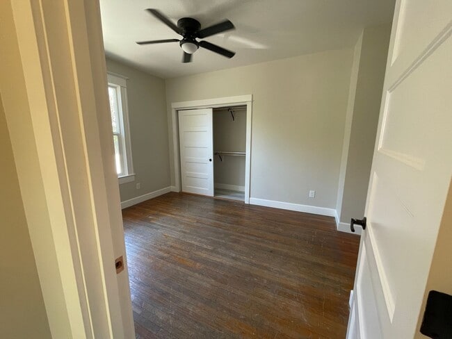 Photo - Beautiful Newly Remodeled Unit in Buckman with Washer/Dryer, A/C Unidad 2