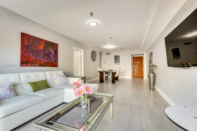 Building Photo - 250 181 Dr Unit 102