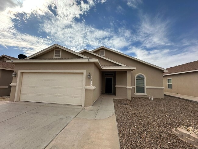 Building Photo - 3 Bed 2 Bath Home
