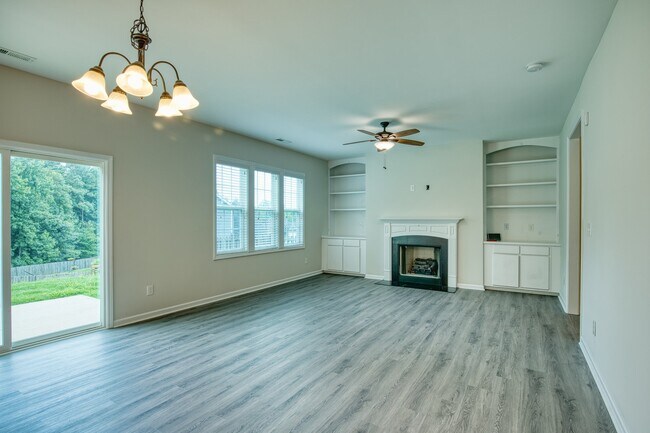 Photo - 305 E Webber Ln