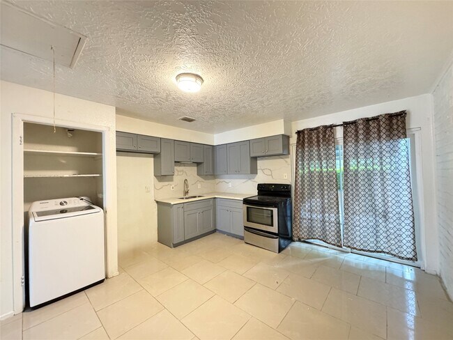 Photo - 7449 Cook Rd