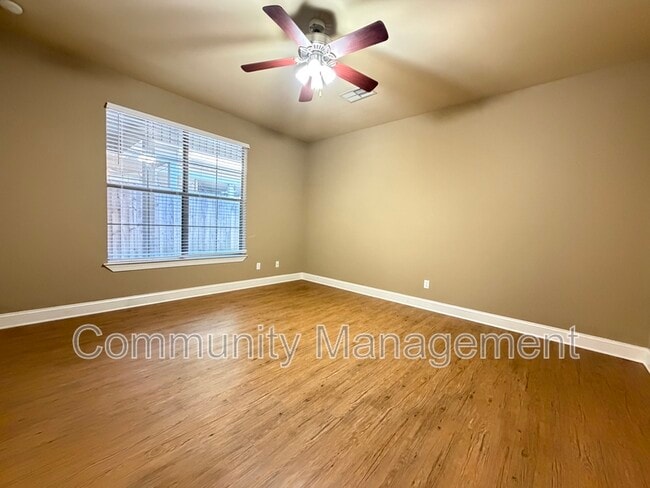 Photo - 809 Summer Breeze Dr Unit Apt 302