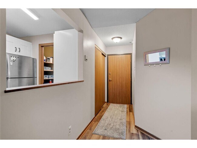 Photo - 4151 Boone Ave N Unidad 203