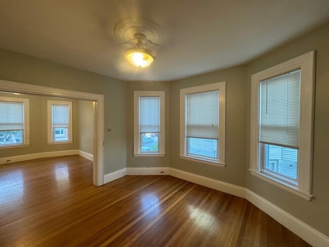Building Photo - 106 Highland Ave Unit 2 Rental