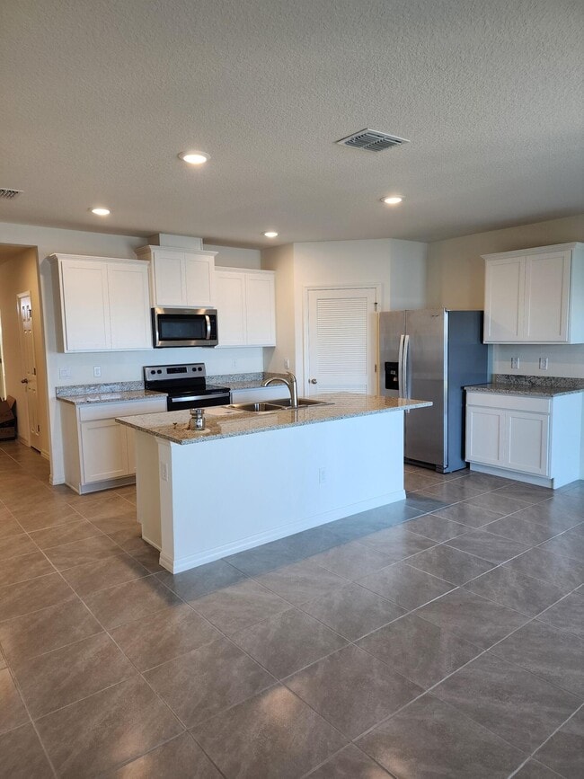 Photo - 4946 Barr St