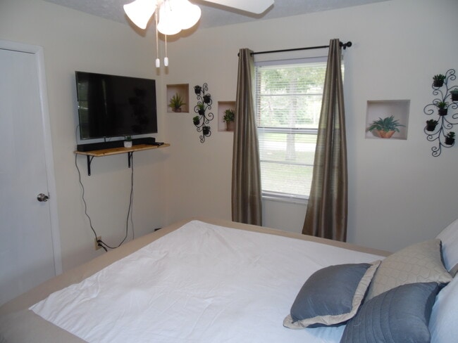 Bedroom #2 - 81 Pine Tree Ln Unit Home Sweet Home