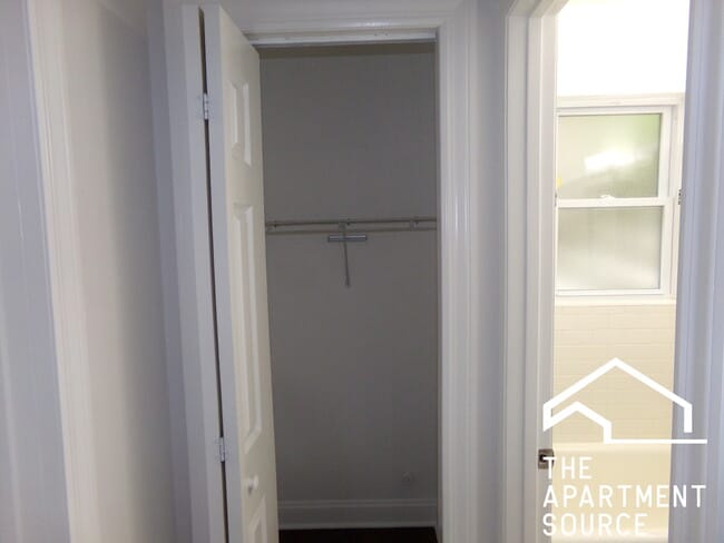 Photo - 2131 W Giddings St