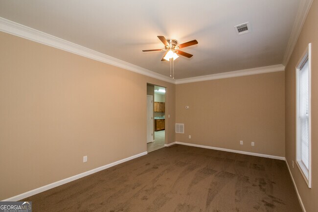 Photo - 117 Brown Ave SE