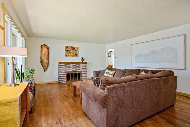 Photo - East Medford Ranch Home on large lot! | Available Mid-July