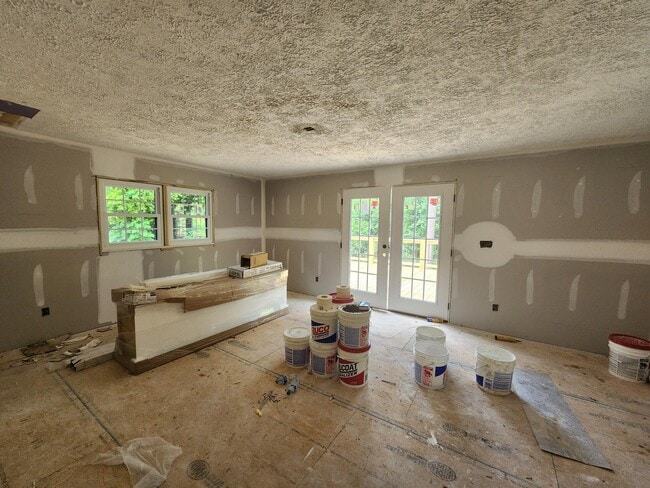 Photo - 1055 College Station Rd