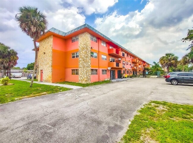 Building Photo - 17101 NW 57th Ave Rental