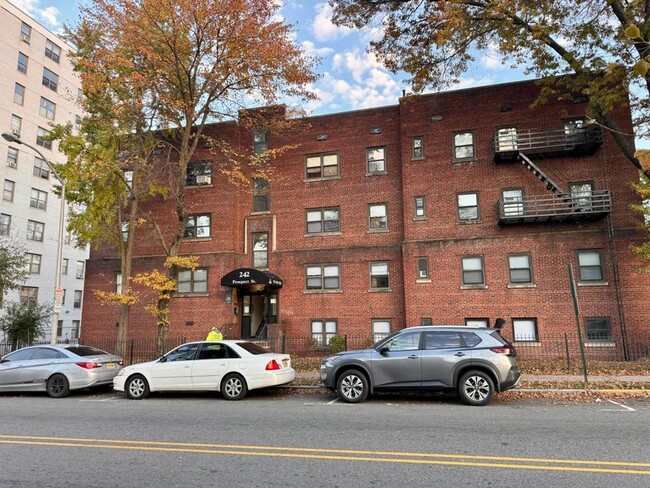Building Photo - Affordable Luxury In the Heart of East Orange Rental