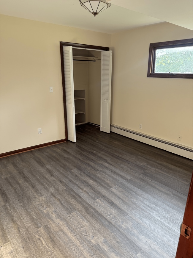 Building Photo - 3684 Walden Ave Unit 1 Lower