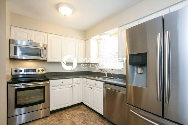 5 Bedroom Pet-Friendly Home in Indianapolis, IN with Main Street Renewal
