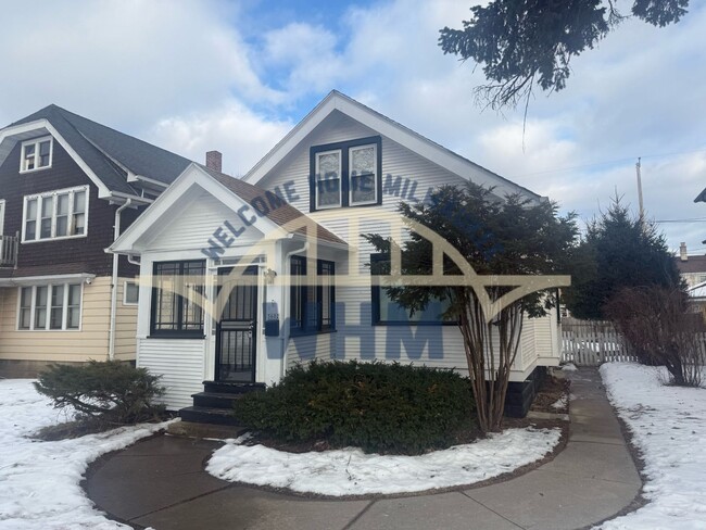 Building Photo - 3602 N 41st St