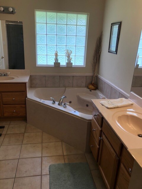 Photo - 8705 Stonewall St