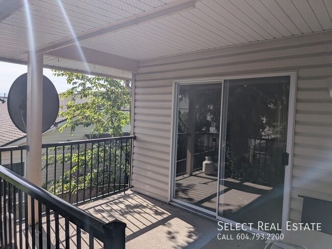 Photo - 31033 Upper MacLure Rd