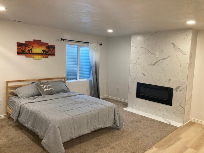 Building Photo - 3862 W 860 N Unit Room 1