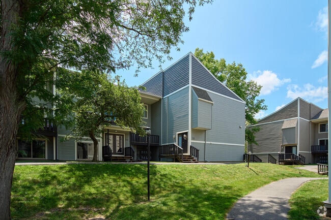Whitney Ridge Apartments