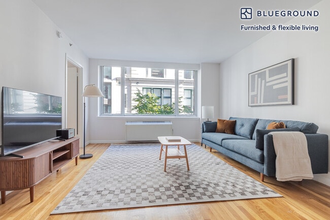 Building Photo - 120 W 21st St