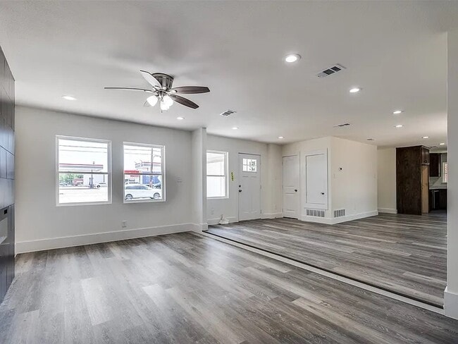 Photo - 1802 SW 3rd St