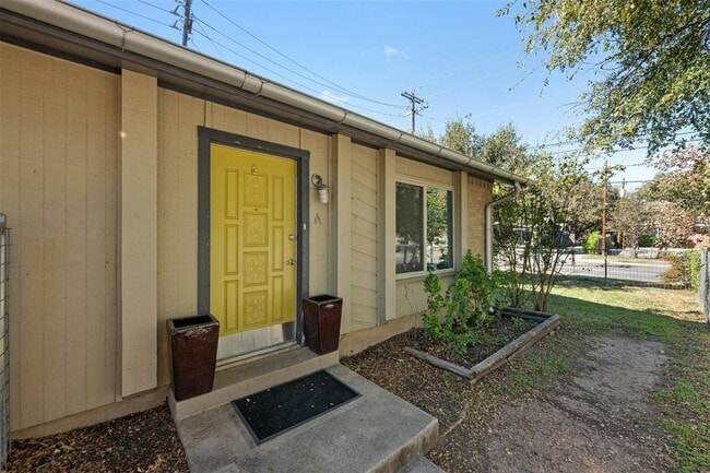 Photo - 3713 Menchaca Rd