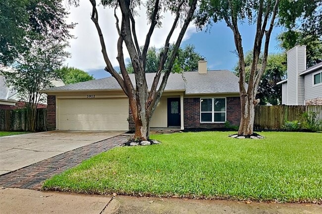 Building Photo - 3912 Ashwood Dr Rental