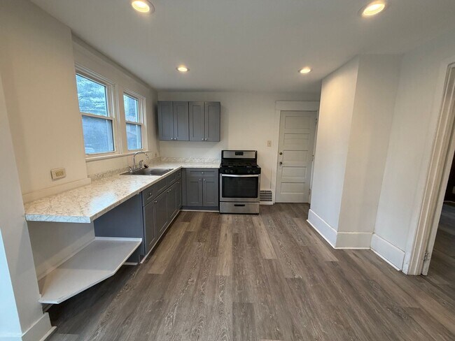 Photo - 53 Metlin Ave Unidad 1